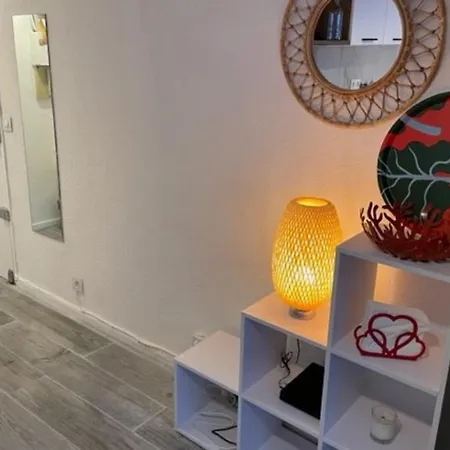 Nice 23m In A With Pool Apartment Antibes