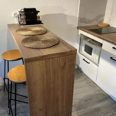 Apartment Nice 23m In A With Pool