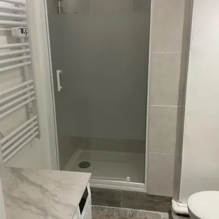 Nice 23m In A With Pool