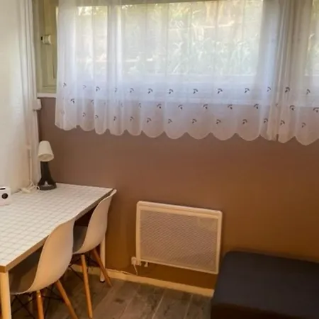 Nice 23m In A With Pool Appartement *